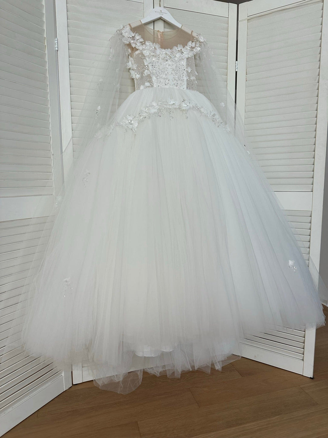 9m / White Sunnypetal Long Princess Tulle Sequins Flower Girl Dress With 3D Floral