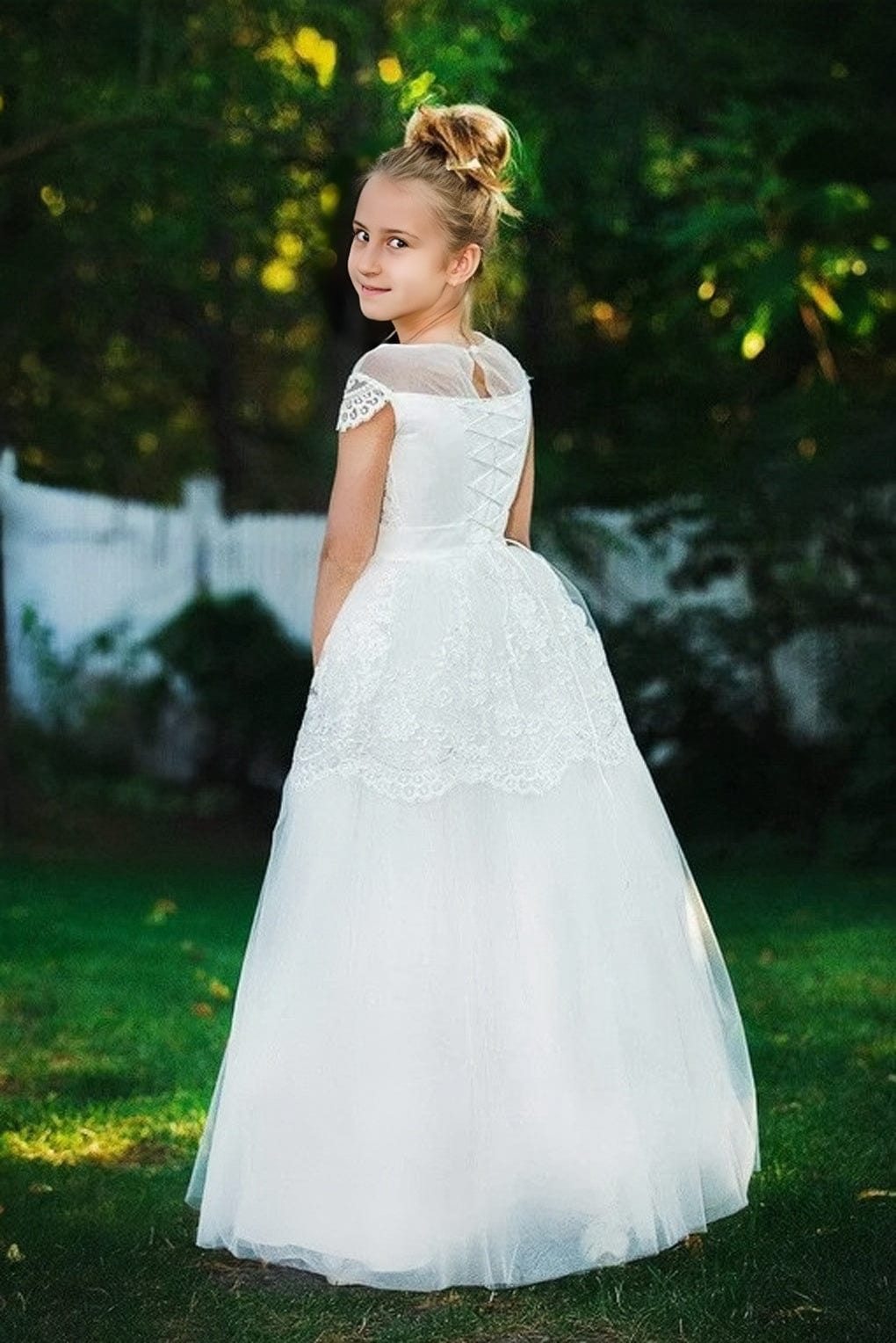 Sunnypetal A-Line Tulle Flower Girl Dresses Lace Cap Sleeve First Communion Dress With Bow Belt