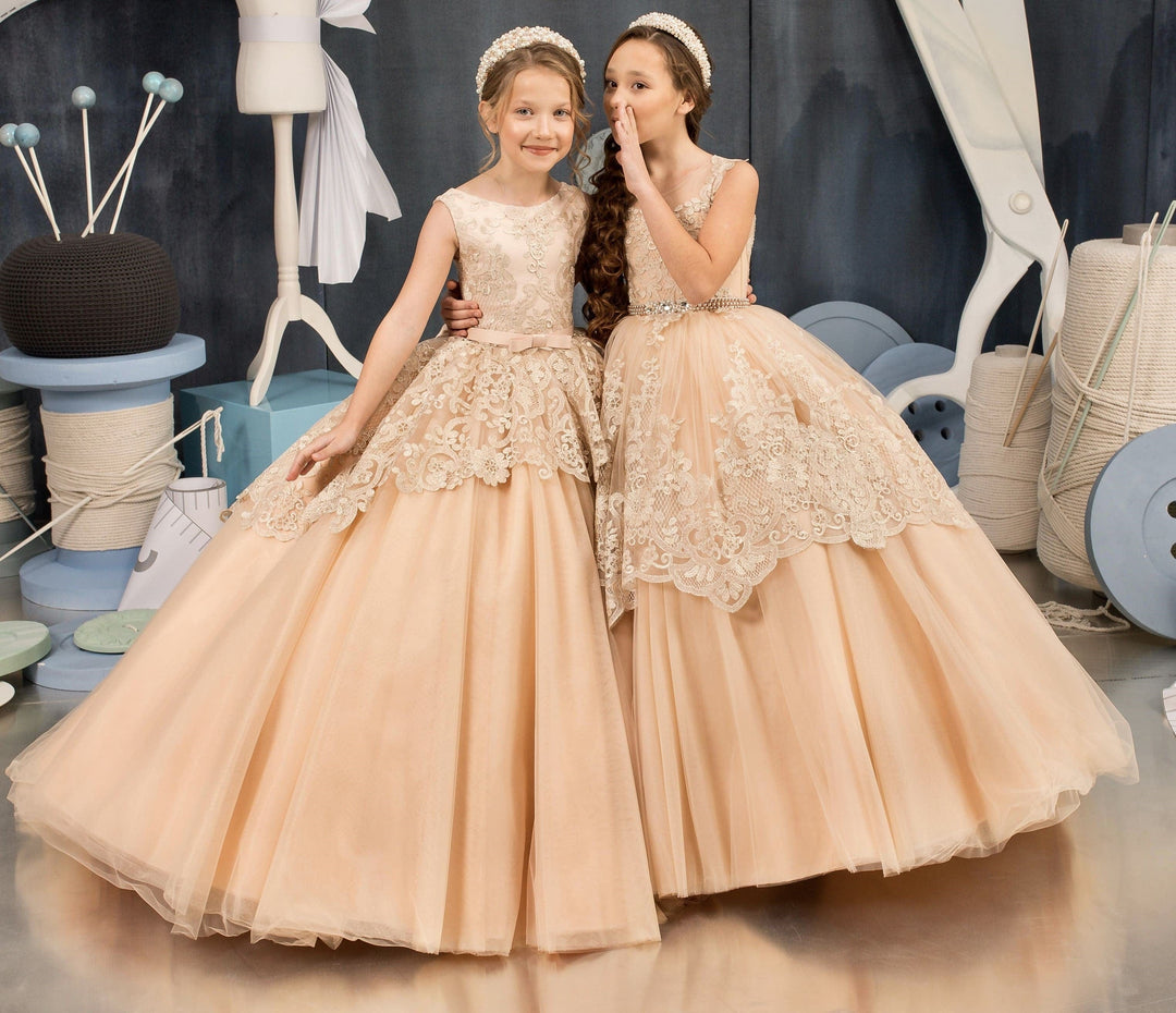 Sunnypetal Ball Gown Champagne Tulle Lace Bodicec Flower Girl Dresses With Bow