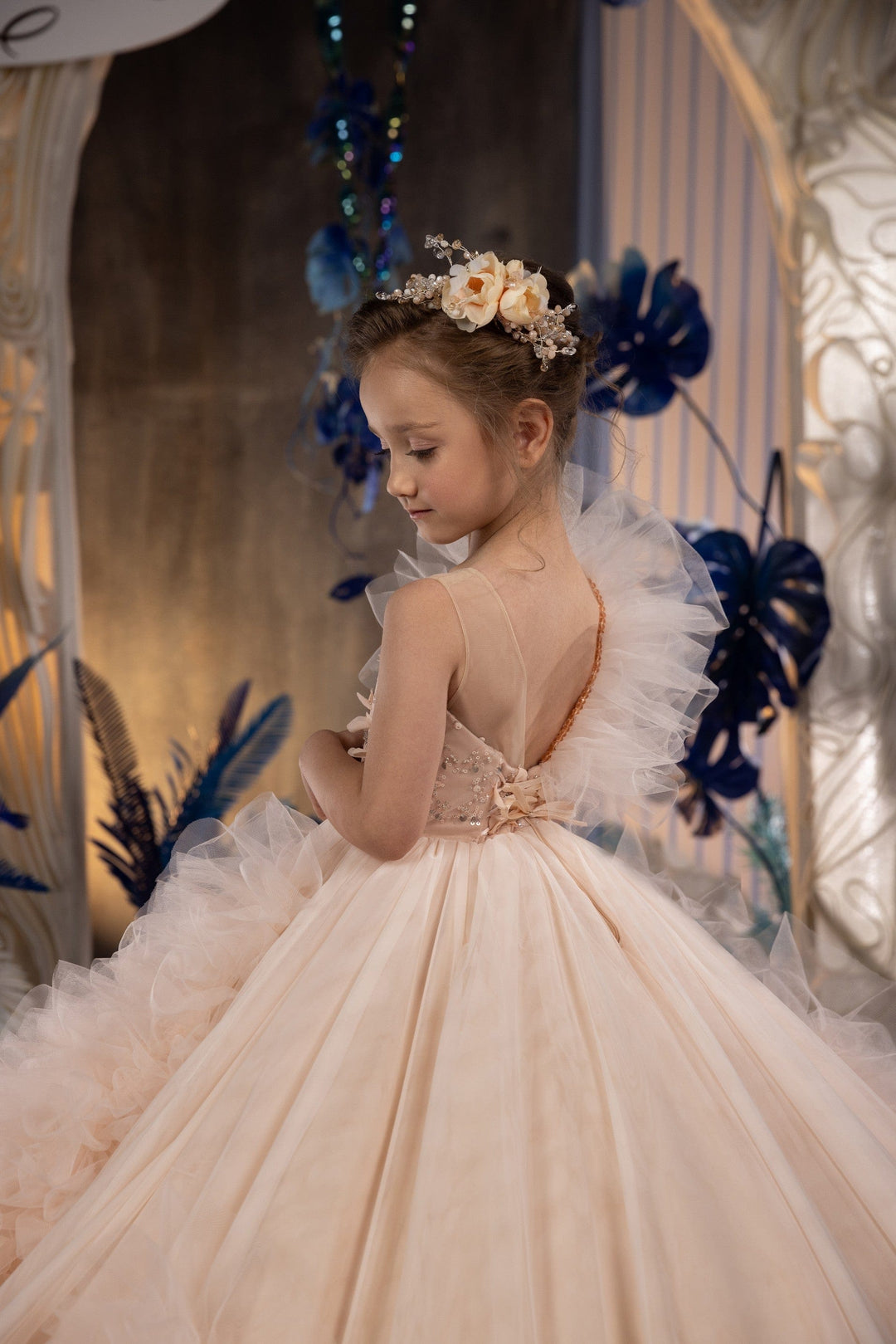 Sunnypetal Exquisite Tulle Flower Girl Dresses Sequins Floral  V Back Birthday Girl Dress