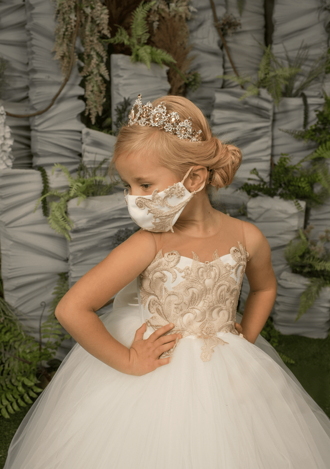 Sunnypetal Iovry Flower Girl Tulle Dress Sleeveless Appliques Bow Wedding Communion Gown