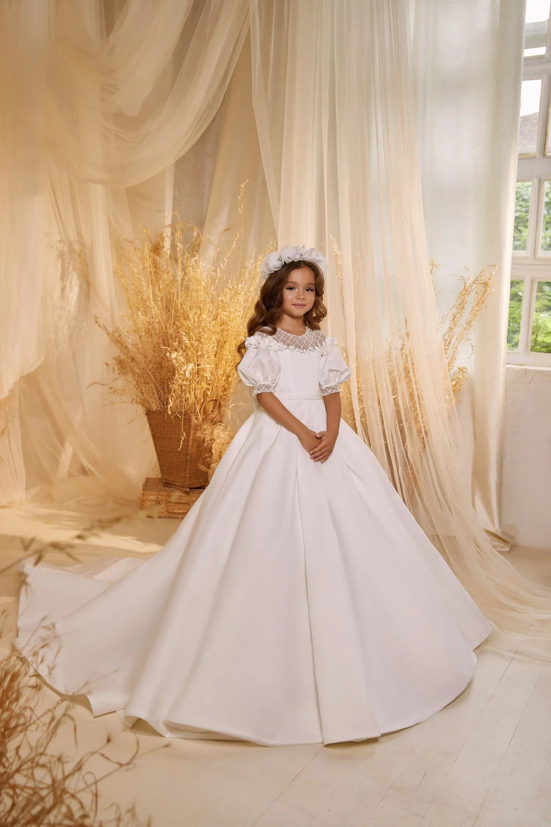 Sunnypetal Ivory Elegant Satin Flower Girl Gown Dresses Puff Sleeves with Train Communion Dress