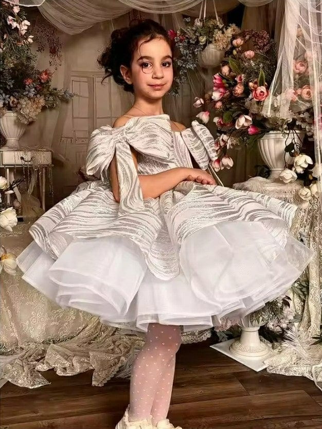 Sunnypetal Knee-Length Flower Girl Dresses Off Shoulder Puffy Tulle Princess Dress