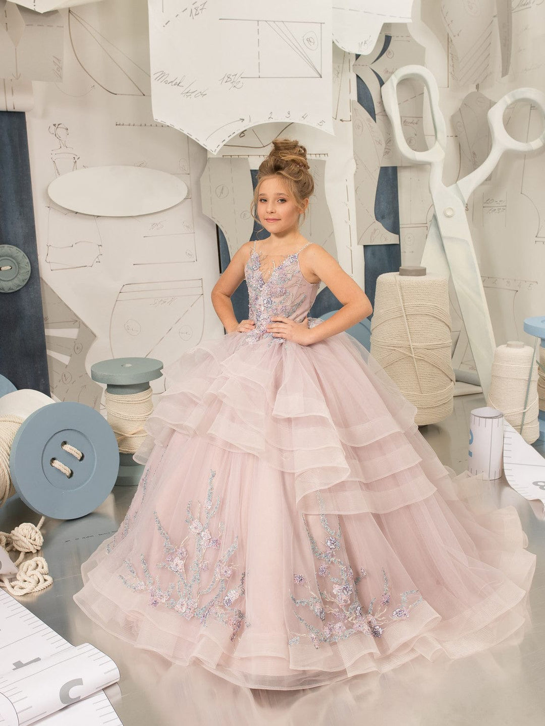 Sunnypetal Mauve Tulle Flower Girl Dresses Spaghetti Straps Purple Appliques Ball-Gown