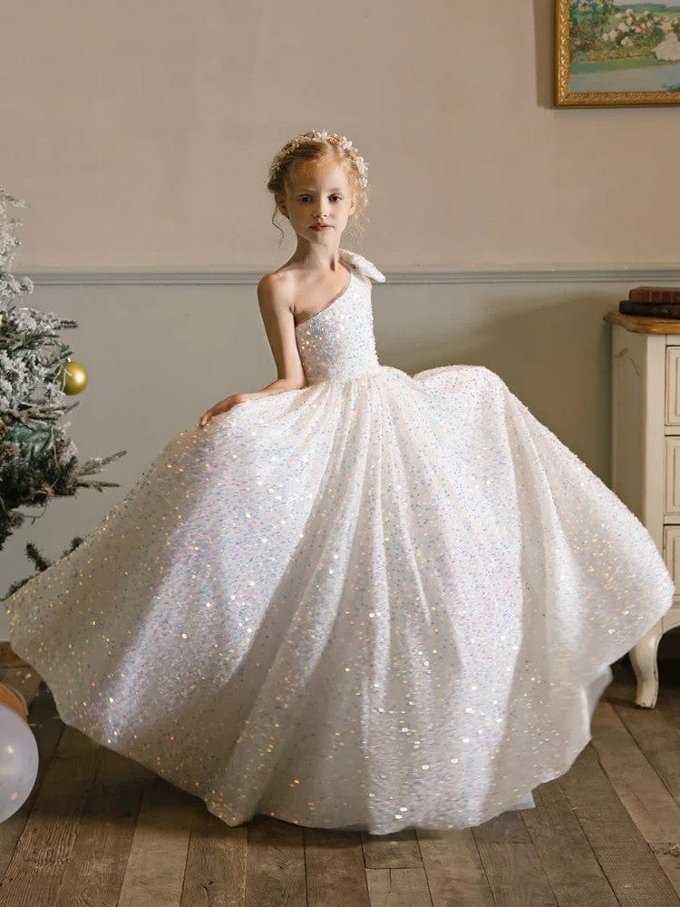 Sunnypetal One-Shoulder White Velvet Sequins Sleeveless Flower Girl Dresses with Bowknot