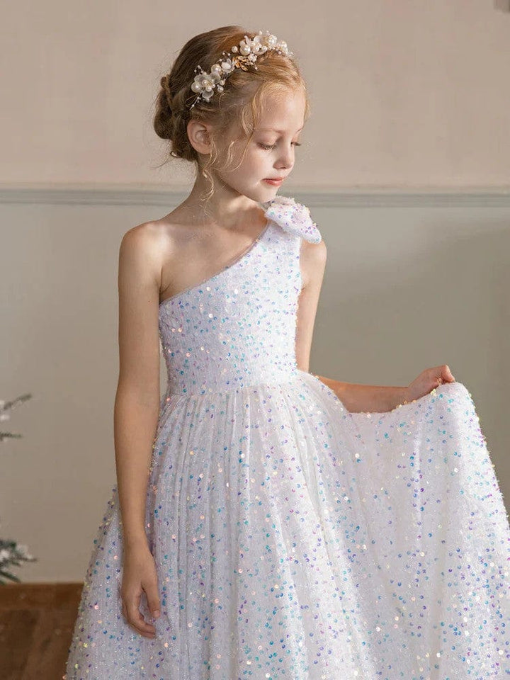 Sunnypetal One-Shoulder White Velvet Sequins Sleeveless Flower Girl Dresses with Bowknot