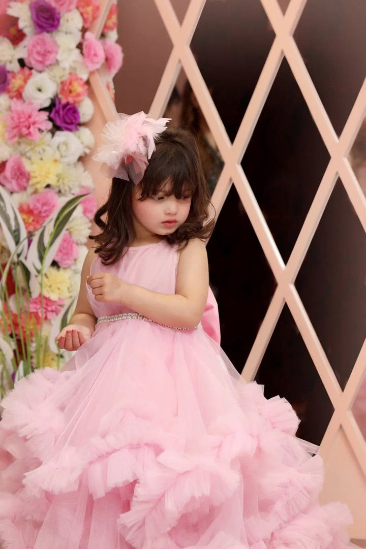 Sunnypetal Pink Tulle Sleeveless Flower Girl Dresses Blossom Ruffled Train Dress