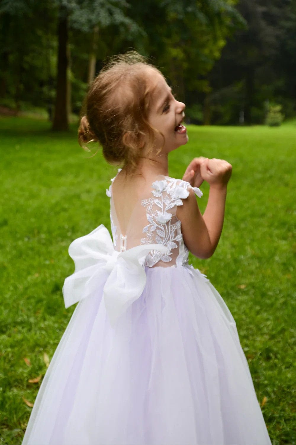 Sunnypetal Puffy Tulle Flower Girl Dress Lace Sleeveless Wedding Birthday Party Dresses