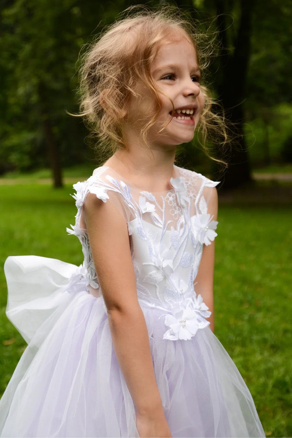 Sunnypetal Puffy Tulle Flower Girl Dress Lace Sleeveless Wedding Birthday Party Dresses