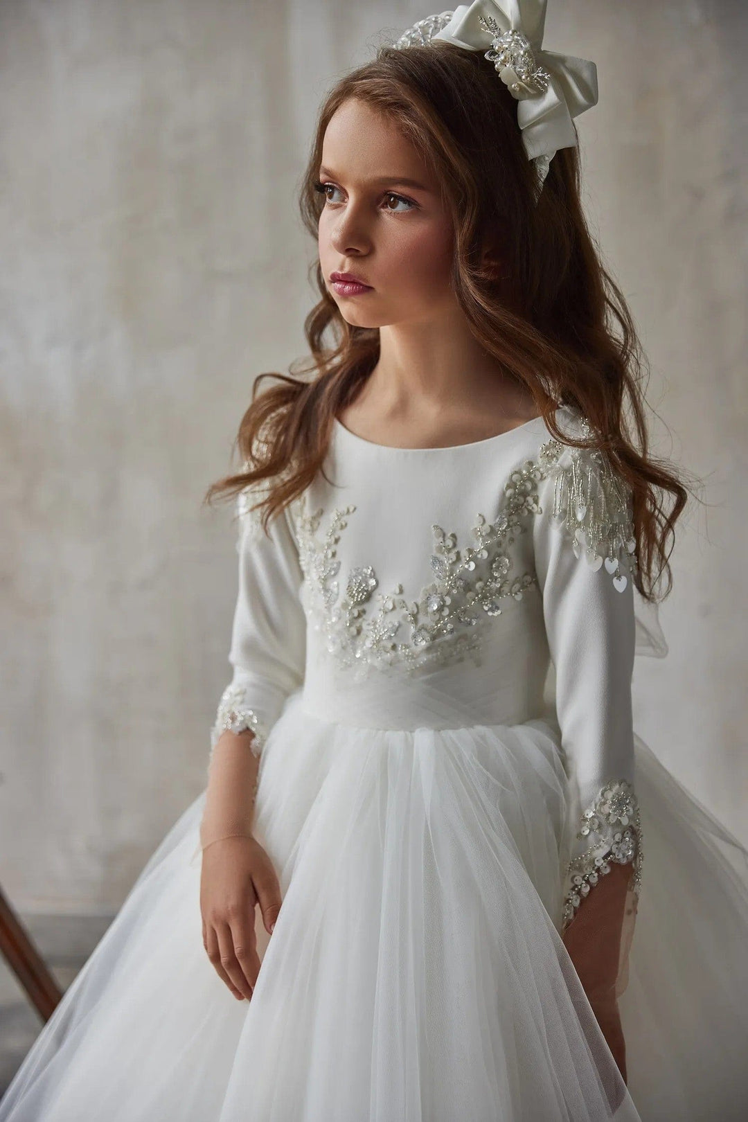 Sunnypetal Puffy White Sequins Lace Flower Girl Dress Tulle Princess Dress with Ruffled Hem