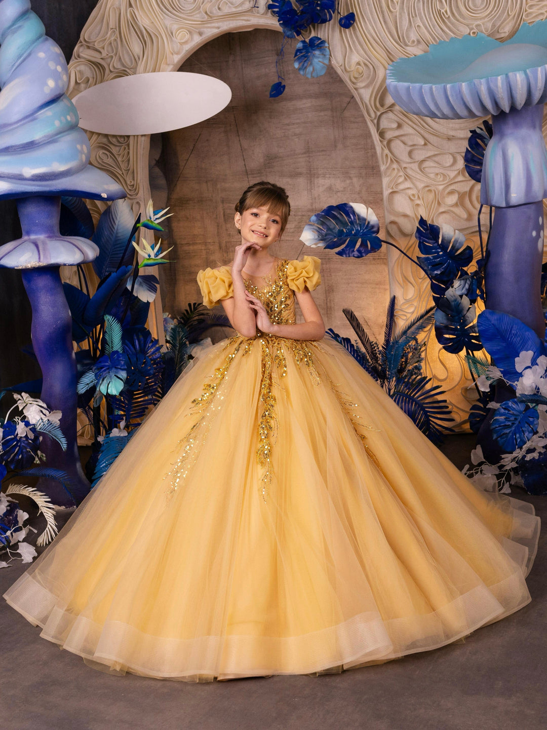 Sunnypetal Shiny Sequins Tulle Ruffles Flower Girl Dresses Puff Sleeves Long Princess Ball Gown