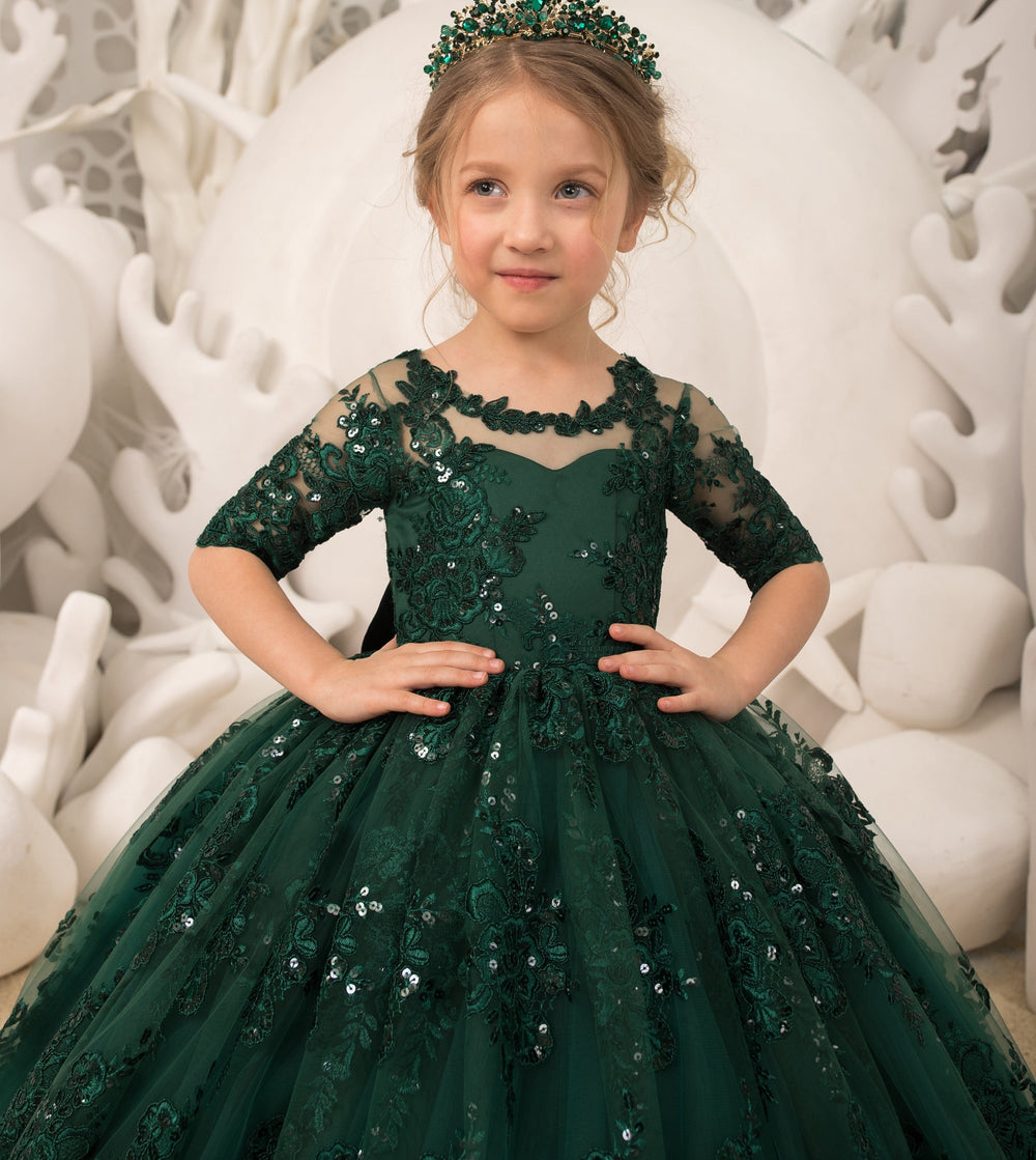 Sunnypetal Tulle Lace Appliques Sequins Floor-Length Princess Velvet Bow Flower Girl Dresses